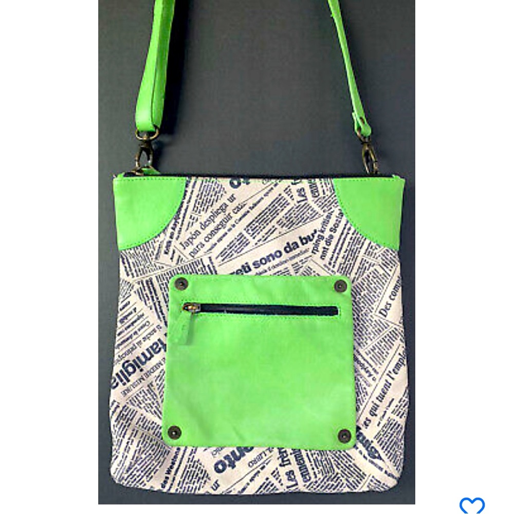 Maurizio Taiuti ITALY Cross Body Bag Purse Leather Newspaper Print w/ Green Trim